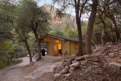 Image de Sedona! Near Slide Rock, Good Vibes. A place to catch your breath.