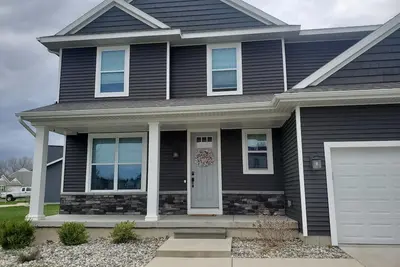 Image de Peaceful by the Lake, sleeps 12!