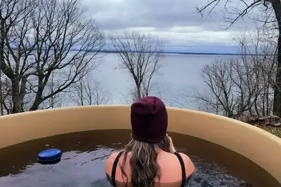 Image de The Hangar on Howe, Unique waterfront house