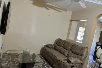 Image de Home in St. Catherine