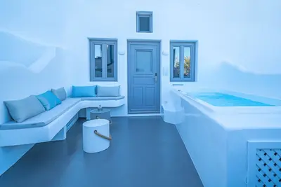 Image de Luxury 2br/2ba Villa With Private Heated Pool 3' Walk From City Center!