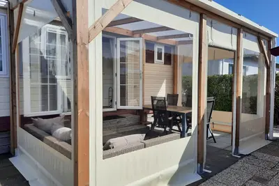 Image de Chalet in Renesse - Holiday park Julianahoeve - *Sea*Pool*Sauna* 800m to the beach