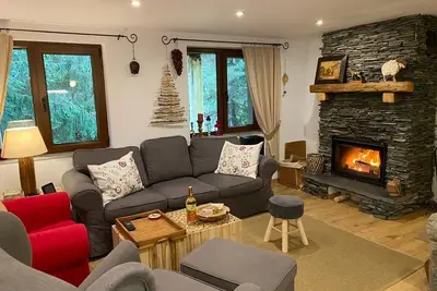 Image de Cosy Chalet w Fireplace/firepit, for Hiking/skiing/nature Lovers