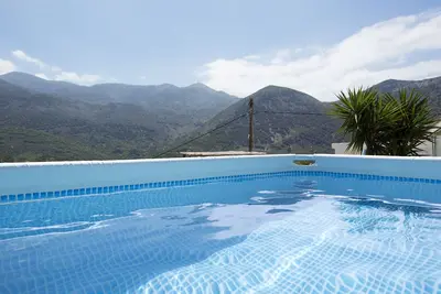Image de Immerse Yourself in the Breathtaking Terrace View and Refreshing Pool Bliss!
