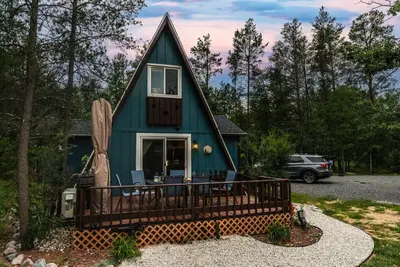 Image de Fully Loaded Cabin, Coffee Bar, New Hot Tub, Epic Firepit, Close to the Dells