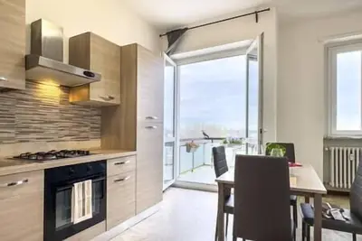 Image de Spacious four-room Bordeaux Apartment