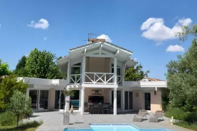 Image de Villa D'architecte Avec Piscine Entre Bordeaux et L'océan