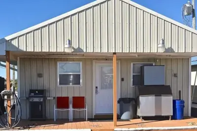 Image de \"Super Strike 1\" houseboat - 2 Br / 1. 5 Ba in Cypress Cove Marina - 6 beds