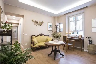\"Charming Prati/Vatican apartment with modern amenities. \"