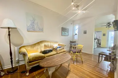 Image de Super Quiet and Central, in the Famous Kensington Market