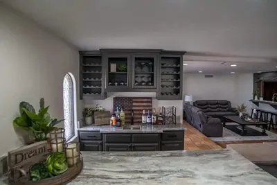 Image de Gorgeous Hacienda on the River! Private dock!