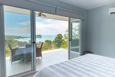 Image de Oceanview Penthouse 2 Bedroom Suite, Full Kitchen, Ac