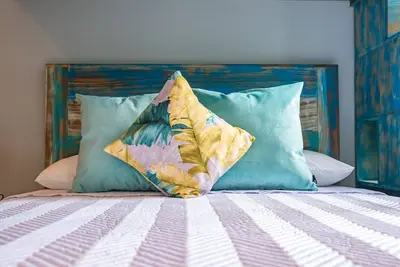 Image de 2 Bedroom Suite w Ac kitchenette walk to beach