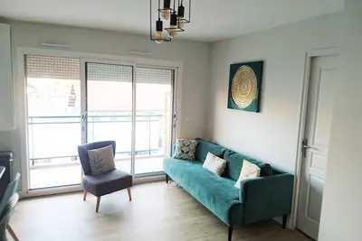 Image de Appartement idéal famille, à 5 minutes à pieds de la vieille ville et 10 du lac.