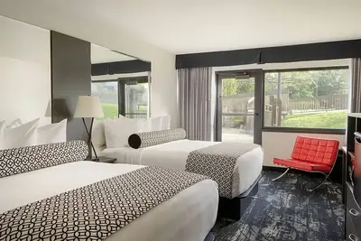 Image de Get Ready for Blissful Getaway! Pets Allowed, Near Mobius Children's Museum
