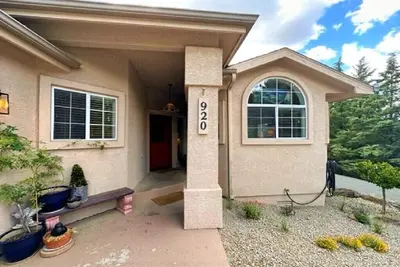 Image de Secluded, Beautiful, and Cozy!