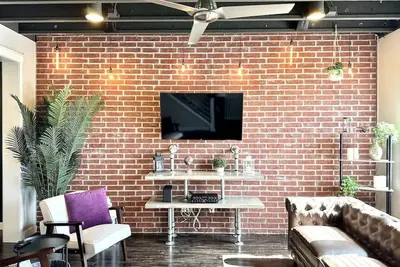 Image de Charming updated Loft style townhouse! ! !
