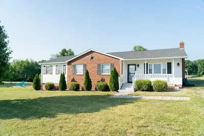 Image de New! Farmhouse- Backyard of Shenandoah Nat'l Park