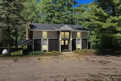 Image de Newly Renovated Lakeview Oasis!