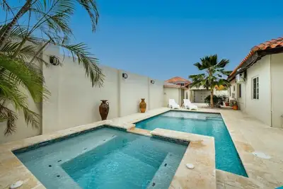 Image de Welcome to Blue Makini Villa Secluded amid lush tropical flora and intertwined with unique design