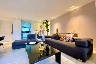 Image de Stylish 2Bed with balcony and view