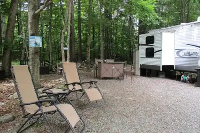Image de Cute Rv Camper Pet friendly with Pool Lake Firepit and many more amenities