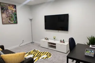 Image de Beautiful & Cozy Guest Suite Near West Edmonton