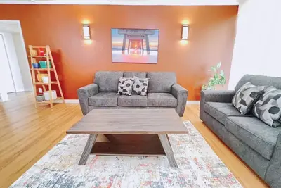 Image de Corner unit with ocean front view! !