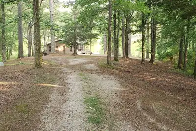 Image de Lake house on 14 acre stocked lake. fish, boat, or just relax. your on lake time