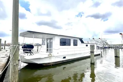 Image de Comfortable houseboat, Water assessable, At Venice Marina •••no hidden fees•••
