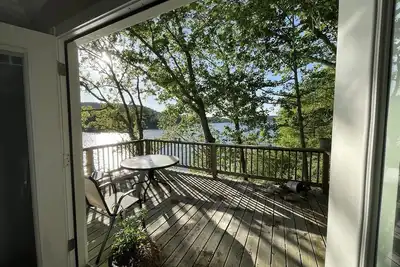 Image de No DeadLines Lakehouse on Smith Lake