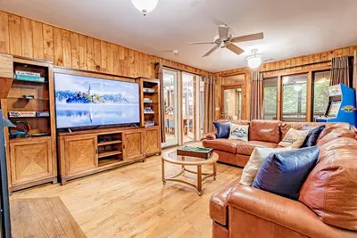 Image de Spring Discount! | Mountain Home | Sleeps 18 |