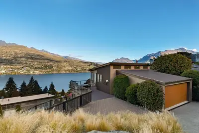 Image de Panoramic View (Lake Views)