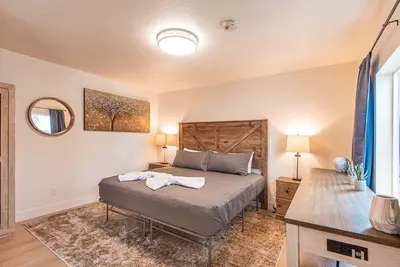 Image de Studio Apartment Near City Center — Self Check-in