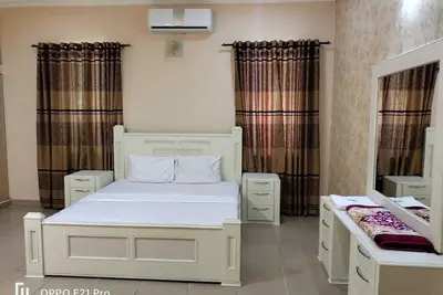 Image de Family-Friendly Fully Furnished Room Like Home - Queen Bed
