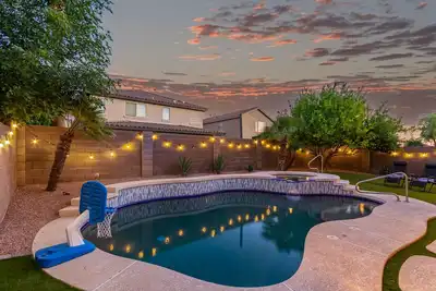 Image de Amazing Modern 5/4 with Heated Pool Golf Community