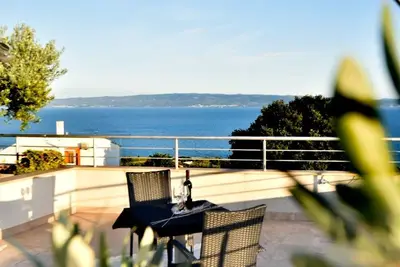 Beautiful and spacious penthouse with big terrace with sea view!