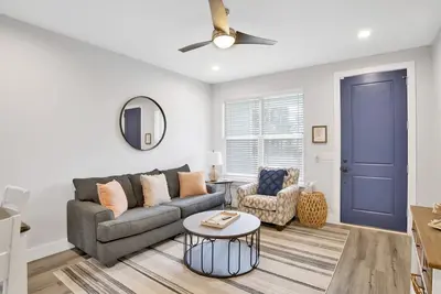 Image de Scott St. Cottage-Pet Friendly-Beaches-Downtown