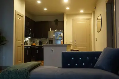 Image de Luxury Condo Minutes from Downtown