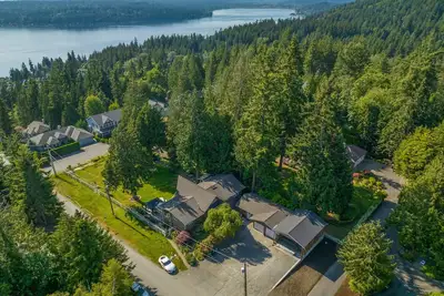Image de Perch - Sammamish Cottage: Fully remodeled 2 bedrooms suite w/yard