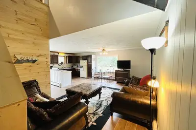 Image de Newly Remodeled home with Class A Trout Stream