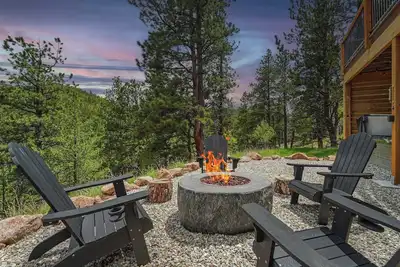 Image de Valley Vista Lodge! Hot Tub, Fire-pit w Mtn Views!
