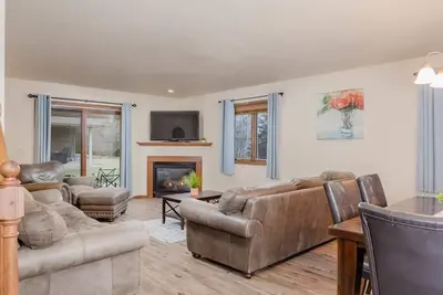 Image de Home in Quiet Neighborhood, Near Airport & Mall