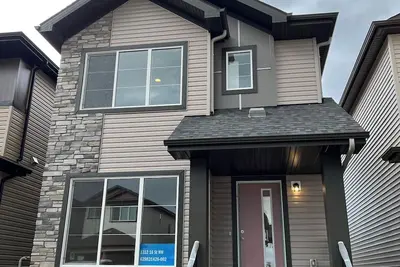 Image de Private 3 bedroom house in southeast Edmonton