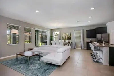 Image de Amazing 5Bd Pool Game Hm, Solterra Resort-5226ww