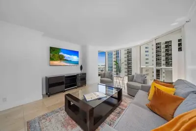 Image de Prime Location | Marina & Ocean Views | StayCozy