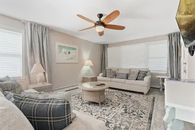 210 33rd Unit 1 Beachbound! Parking & 2 Blocks to the Beach