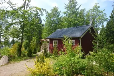 Image de Cozy cottage by te lake in SmĂĄland