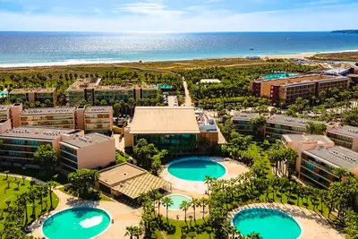 Image de Outstanding Condo Access to Beach Pool & Golf Course by Becherish