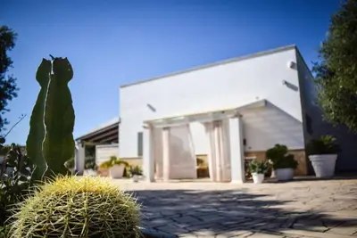 Image de Stop by Nunú: The Mezzanine